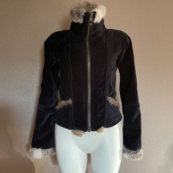Twill Twenty Two Black Zip Front Rabbit Fur Trimmed Jacket size small - Picture 8 of 9